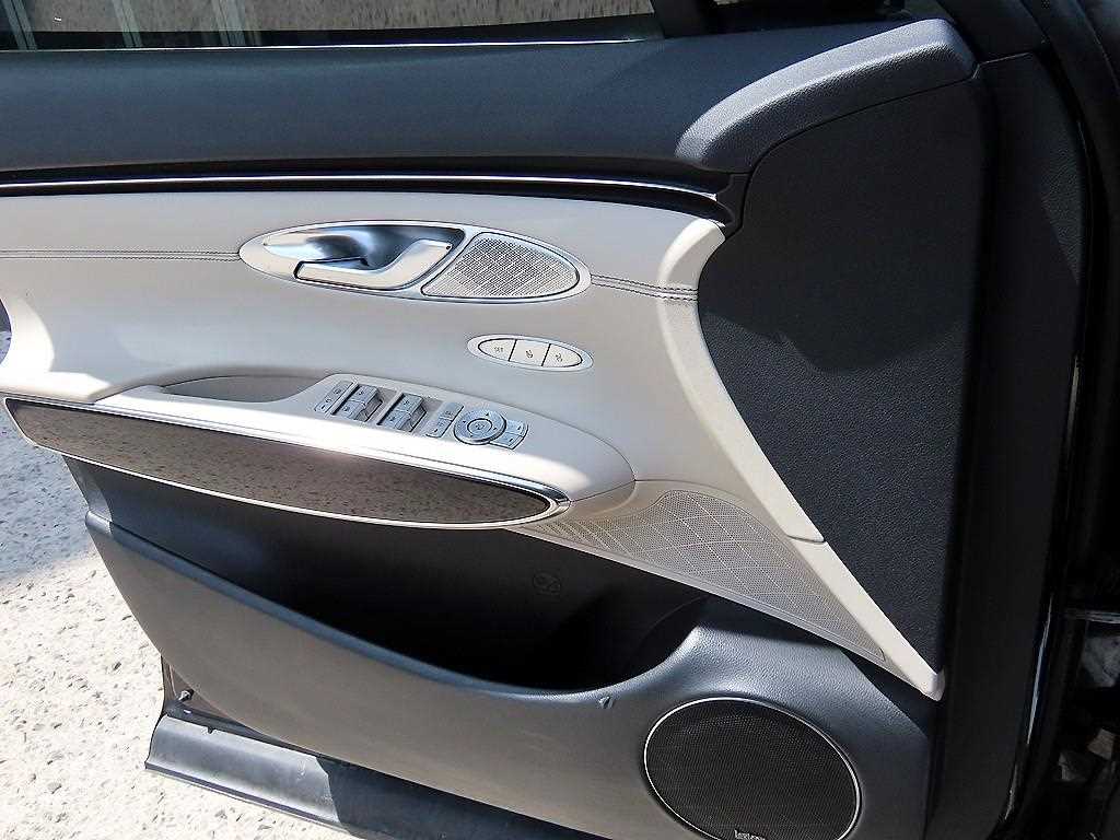 Genesis GV70 - Vista 11