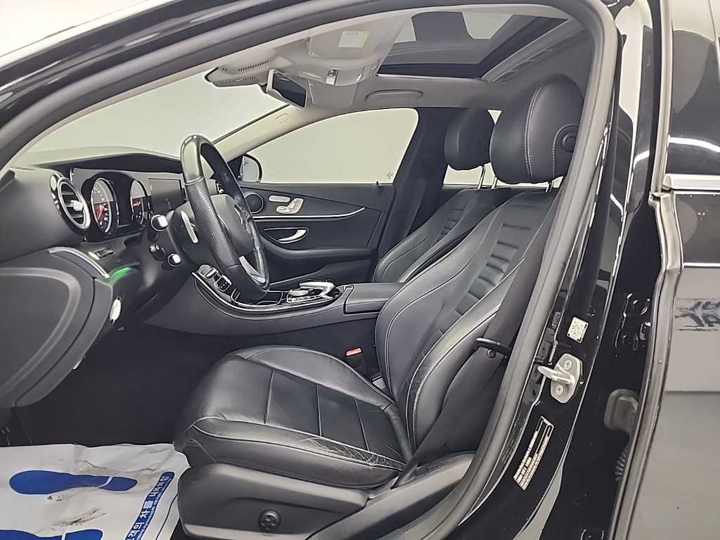 Mercedes Benz E class - Vista 11