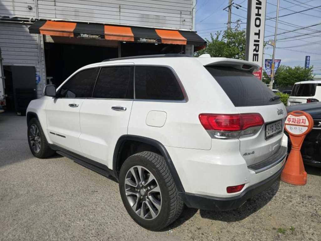 Jeep Cherokee - Vista 3