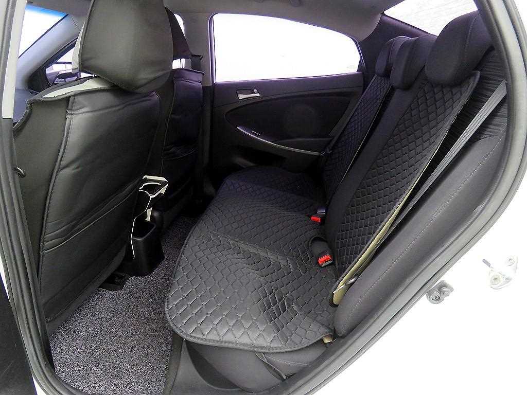 HYUNDAI Accent - Vista 6