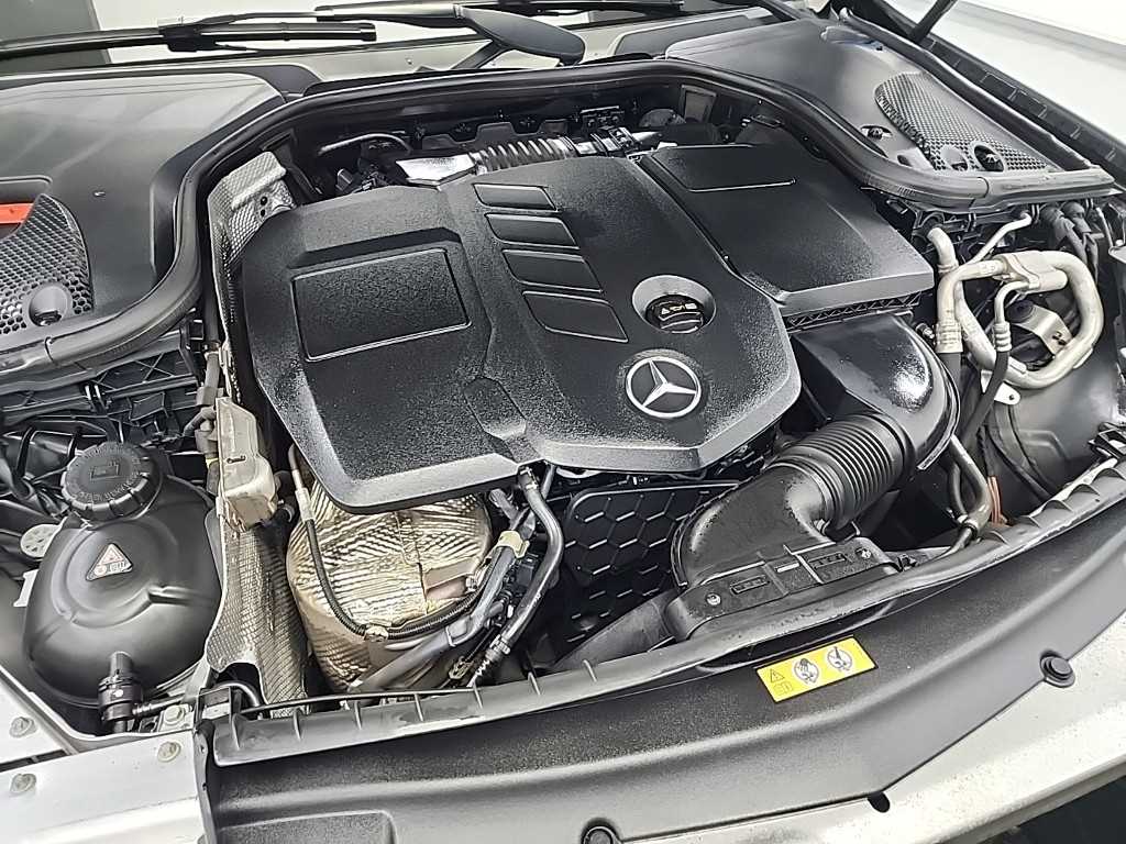 Mercedes Benz E class - Vista 5