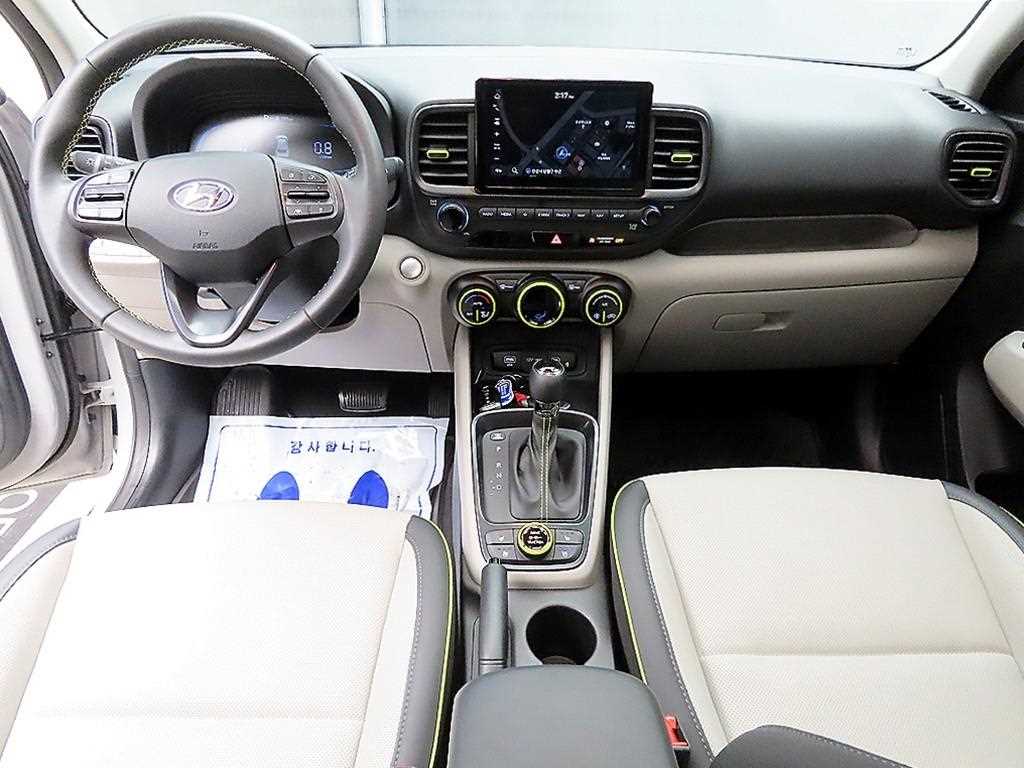 HYUNDAI Venue - Vista 7