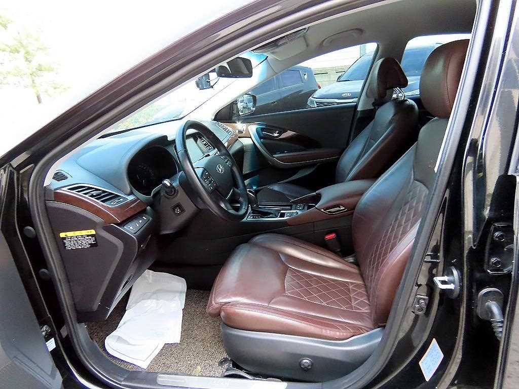 HYUNDAI Aslan - Vista 5