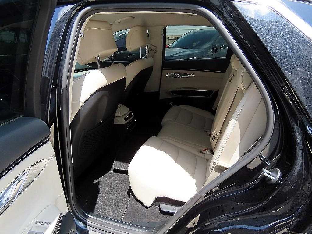 Genesis GV70 - Vista 6