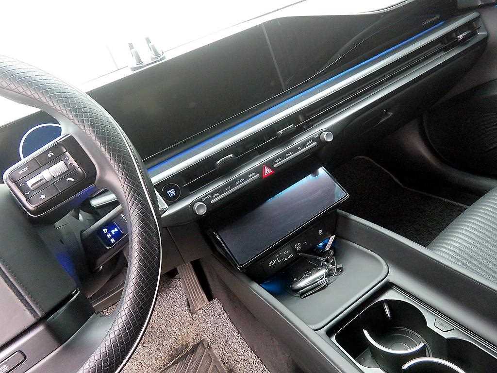 HYUNDAI Grandeur - Vista 10