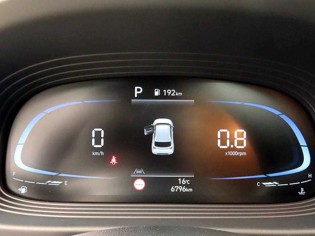 HYUNDAI Venue - Vista 8