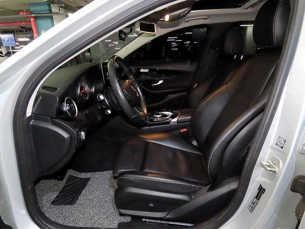 Mercedes Benz C Class - Vista 6