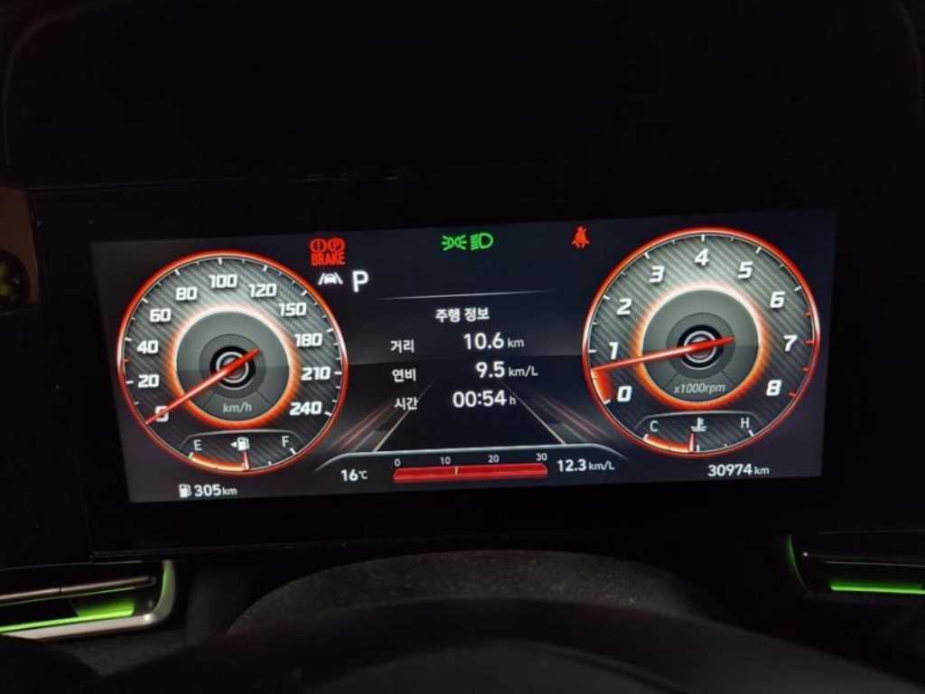 HYUNDAI Avante - Vista 7