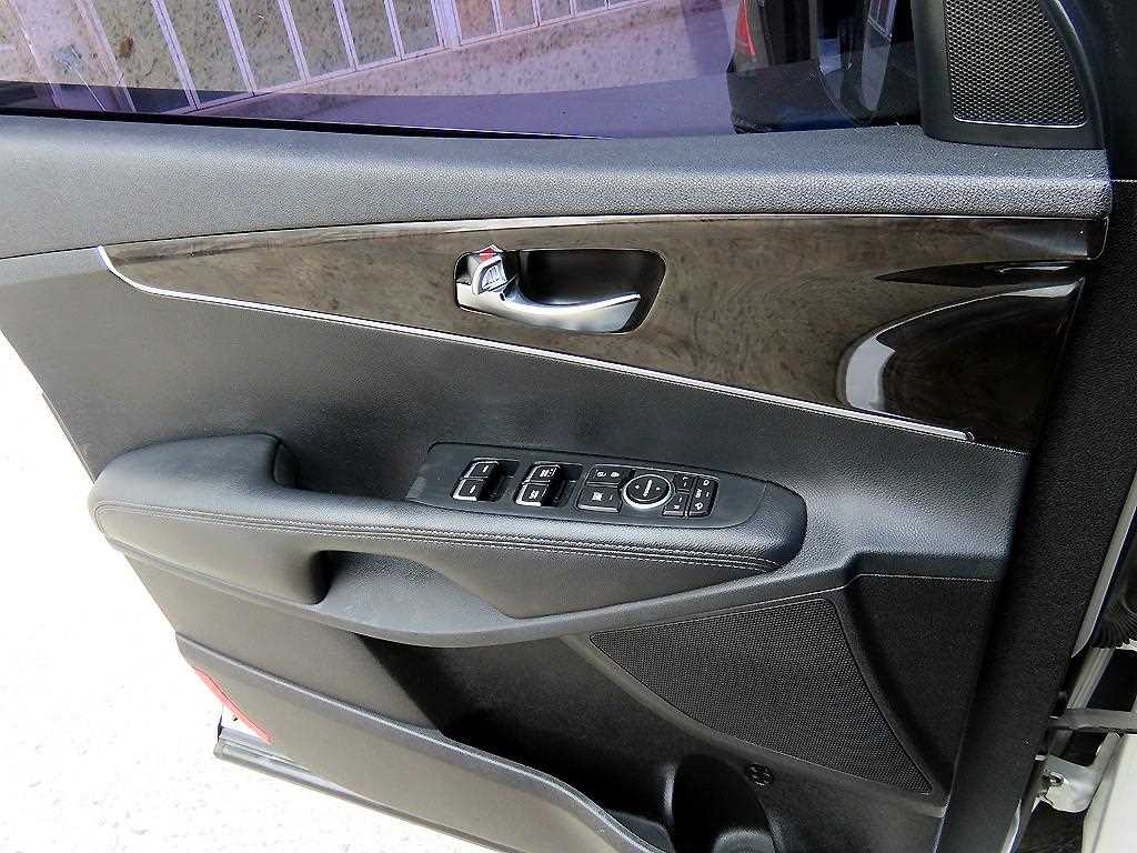 KIA Sorento - Vista 11