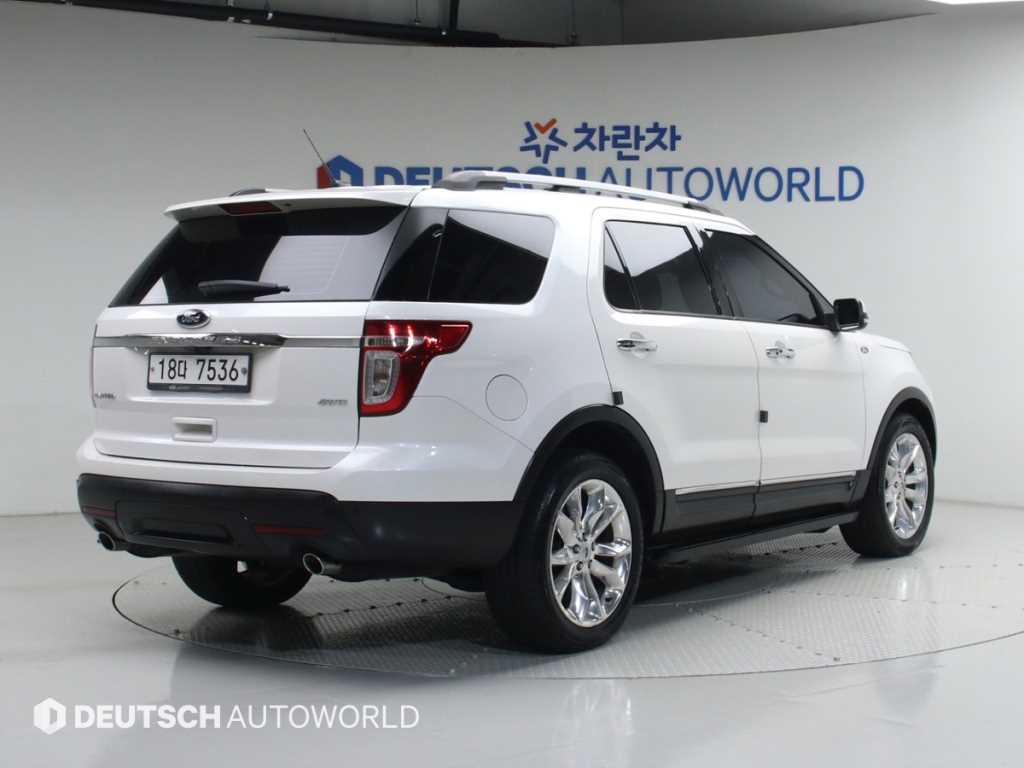 Ford Explorer - Vista 2