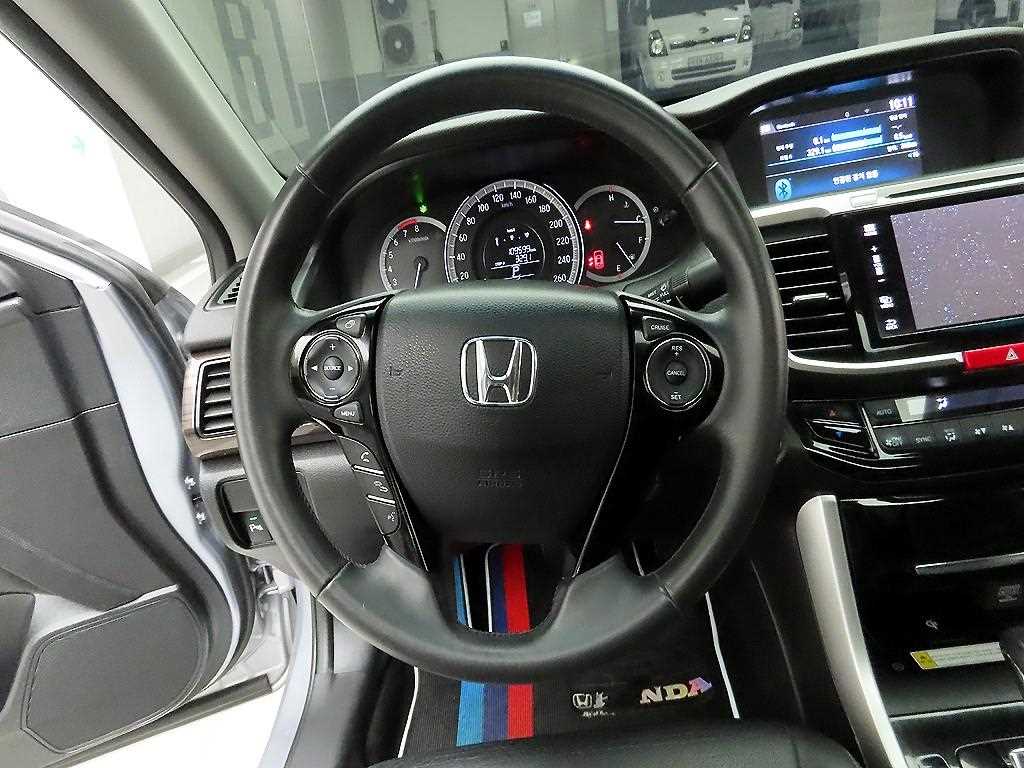 Honda Accord - Vista 7
