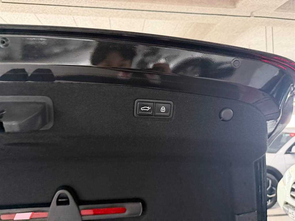 KIA K9 - Vista 7