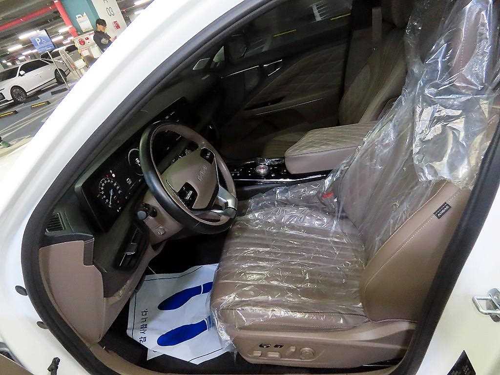 KIA K8 - Vista 7