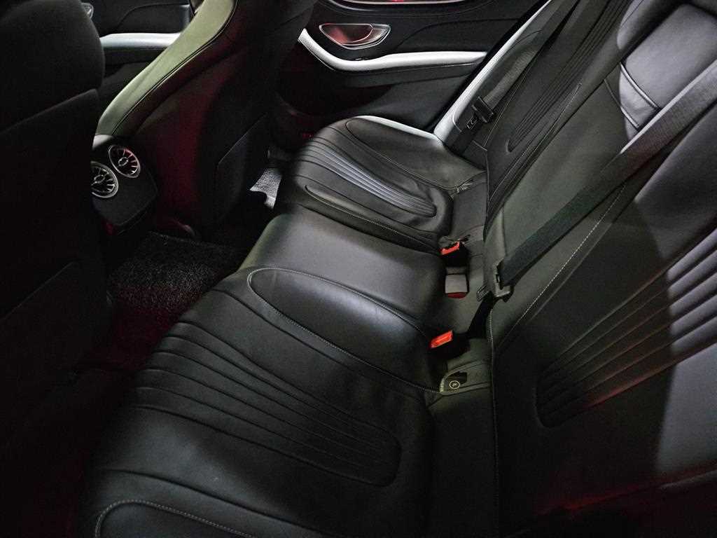 Mercedes Benz CLS Class - Vista 7