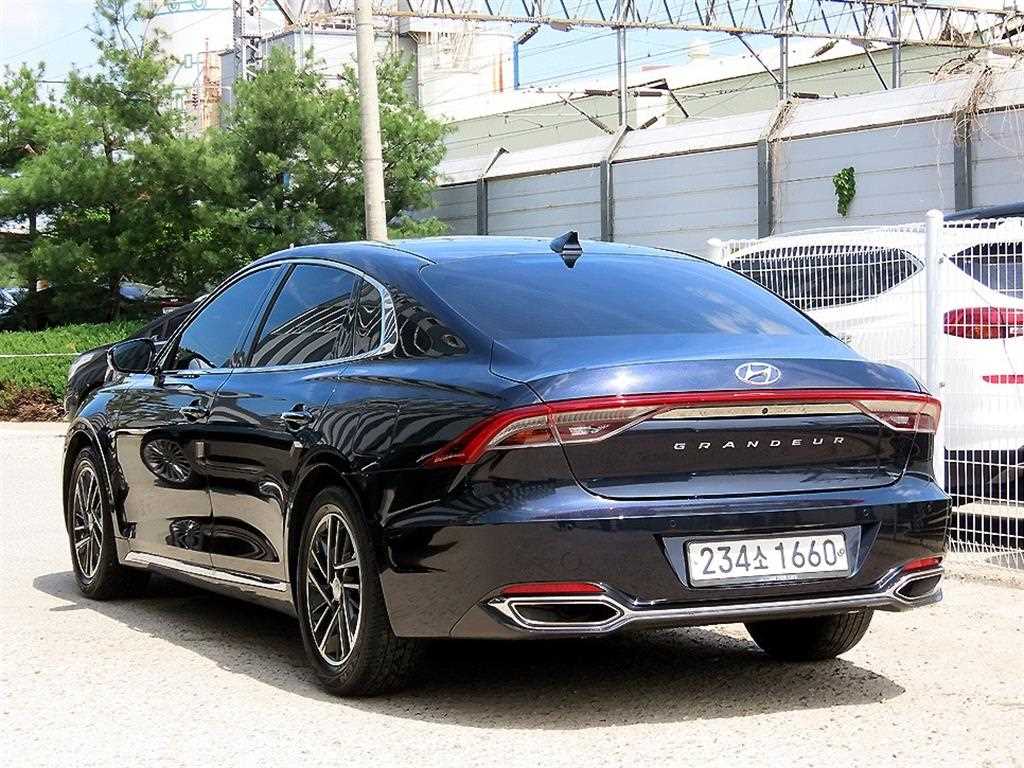 HYUNDAI Grandeur - Vista 3
