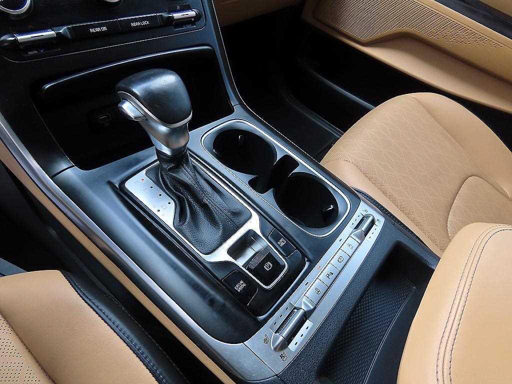 KIA Carnival - Vista 11