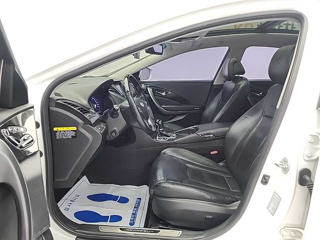 HYUNDAI Grandeur - Vista 11