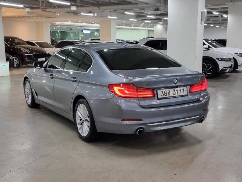 BMW 5 Series - Vista 3