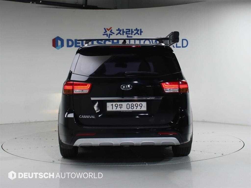 KIA Carnival - Vista 4