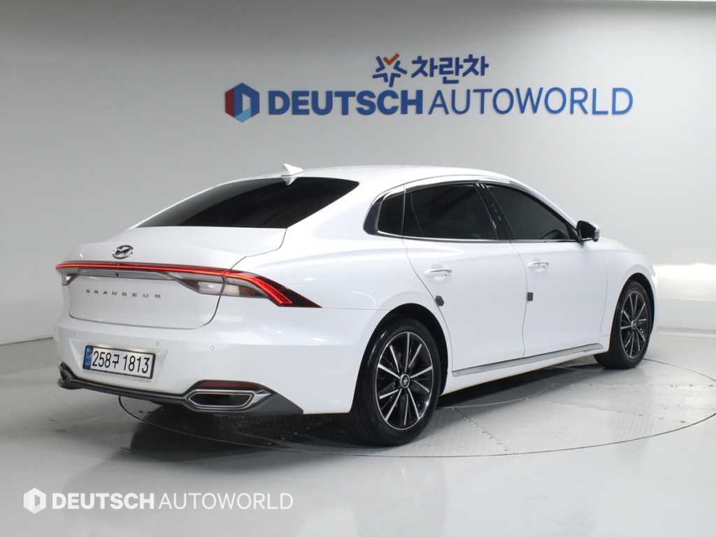HYUNDAI Grandeur - Vista 3