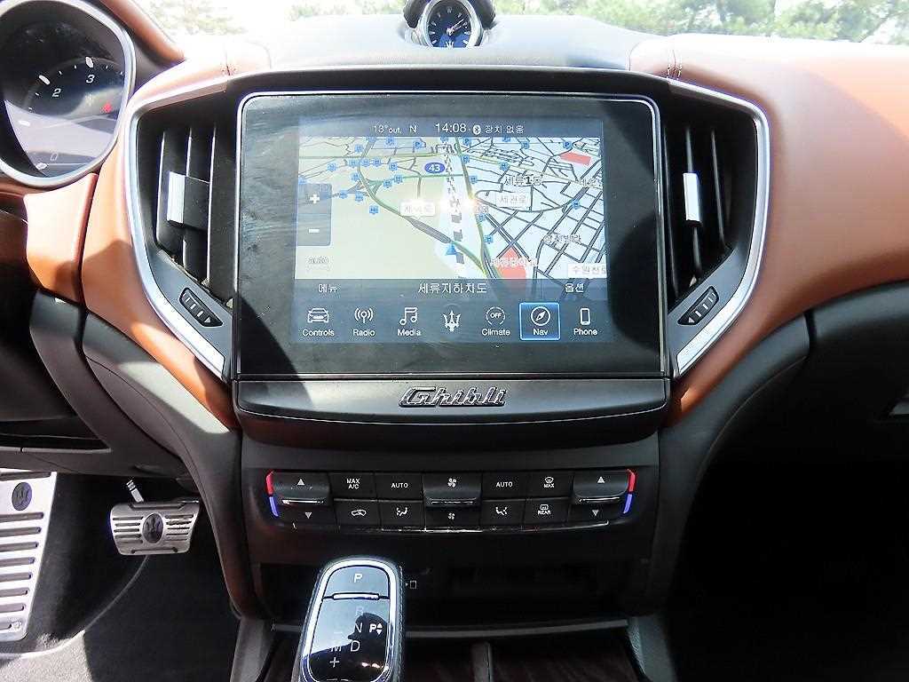 Maserati Ghibli - Vista 12