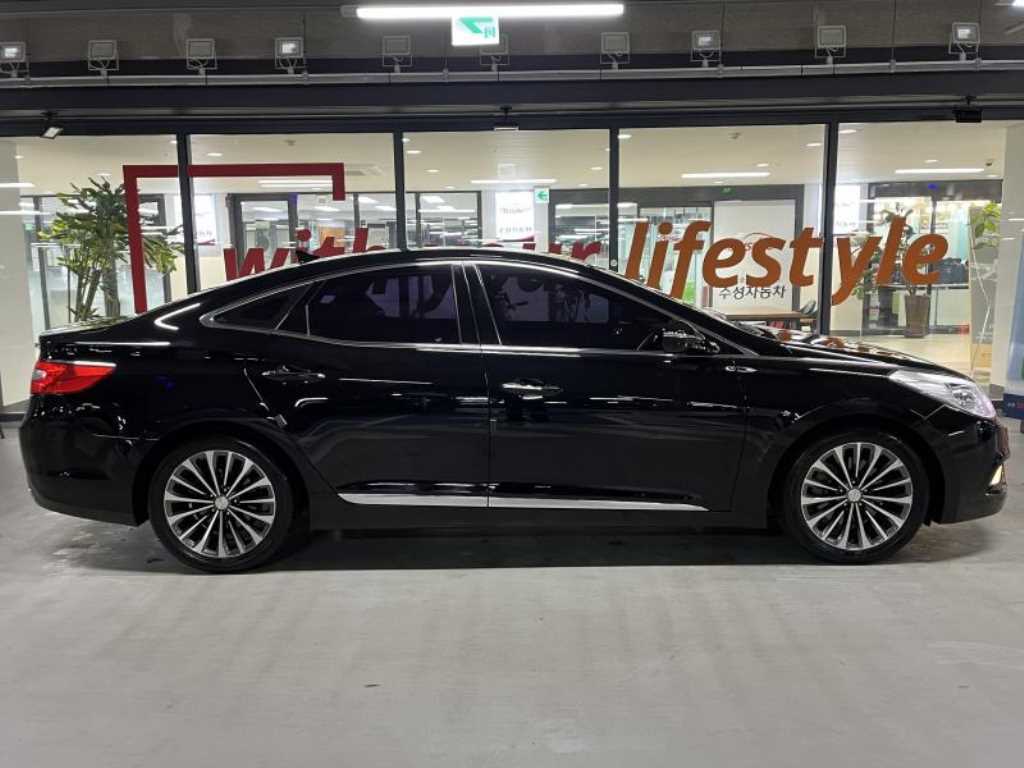HYUNDAI Grandeur - Vista 3