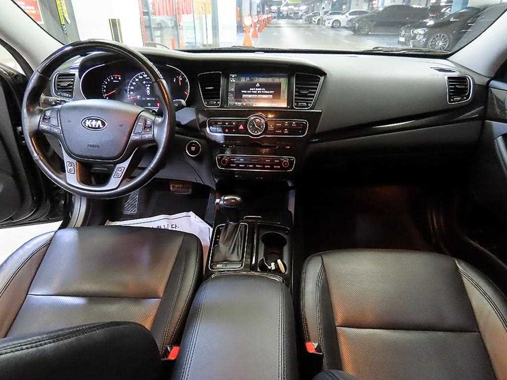 KIA K7 - Vista 10