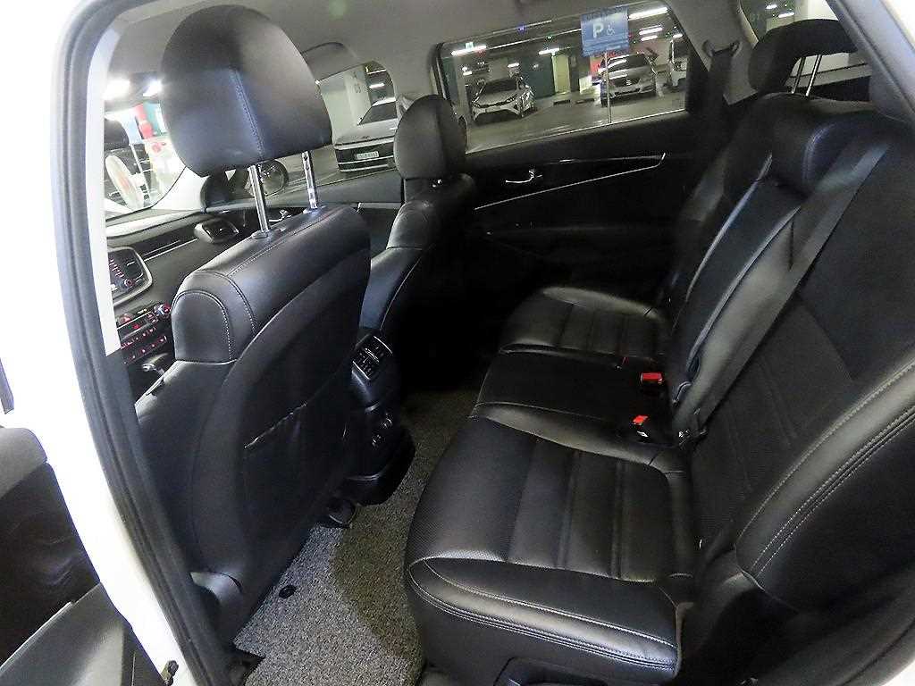 KIA Sorento - Vista 7