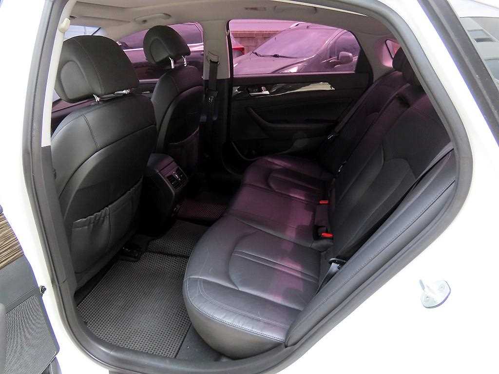 HYUNDAI Sonata - Vista 6