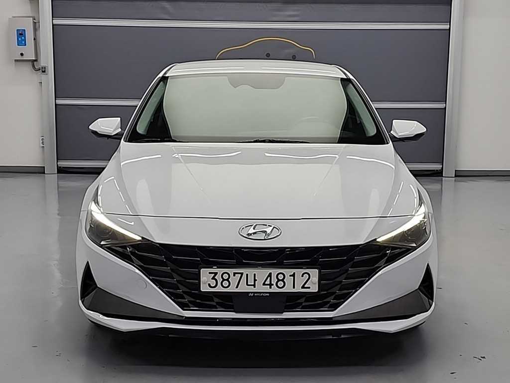 HYUNDAI Avante - Vista 2