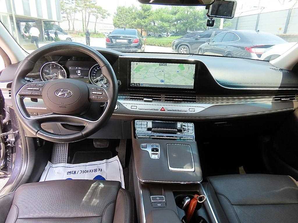 HYUNDAI Grandeur - Vista 7