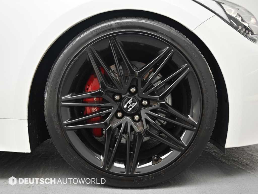 KIA Stinger - Vista 5