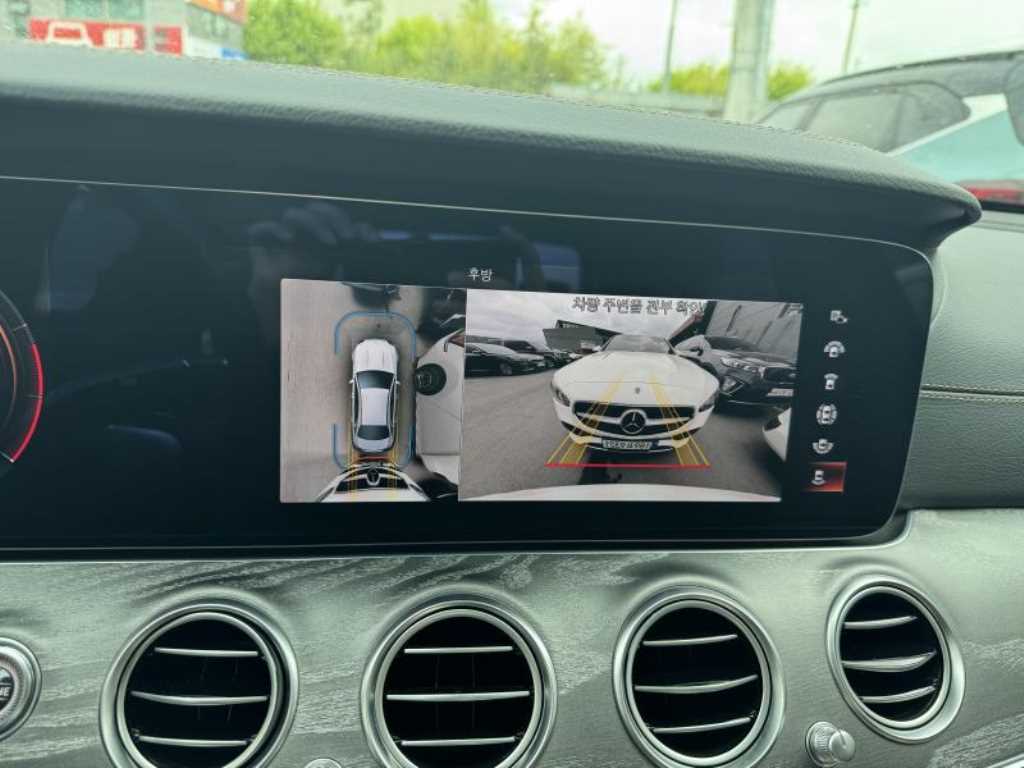 Mercedes Benz E class - Vista 9
