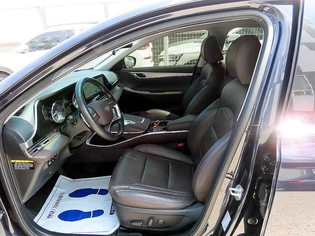 HYUNDAI Grandeur - Vista 5