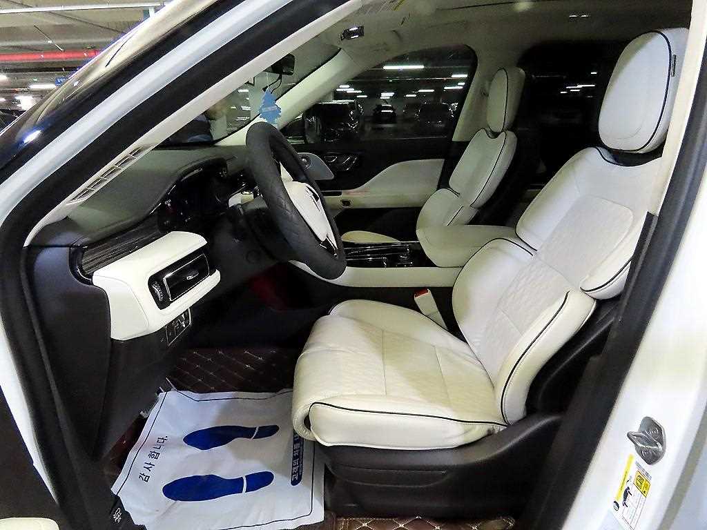 Lincoln Aviator - Vista 6