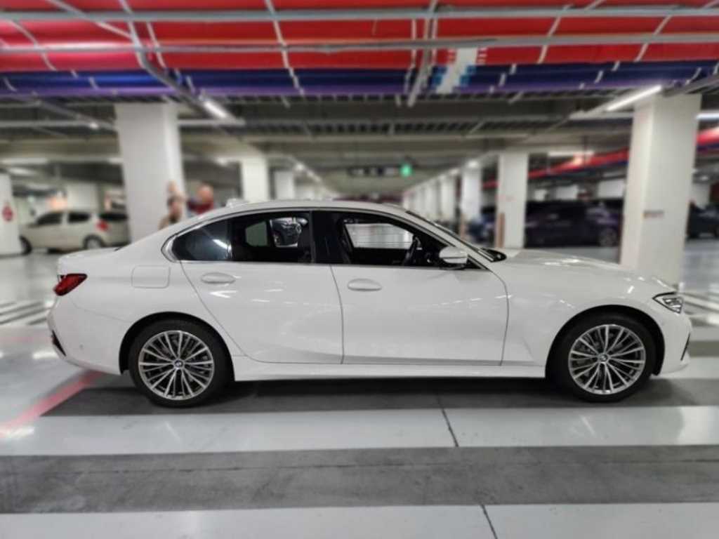 BMW 3 series - Vista 4