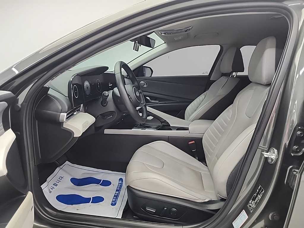 HYUNDAI Avante - Vista 11