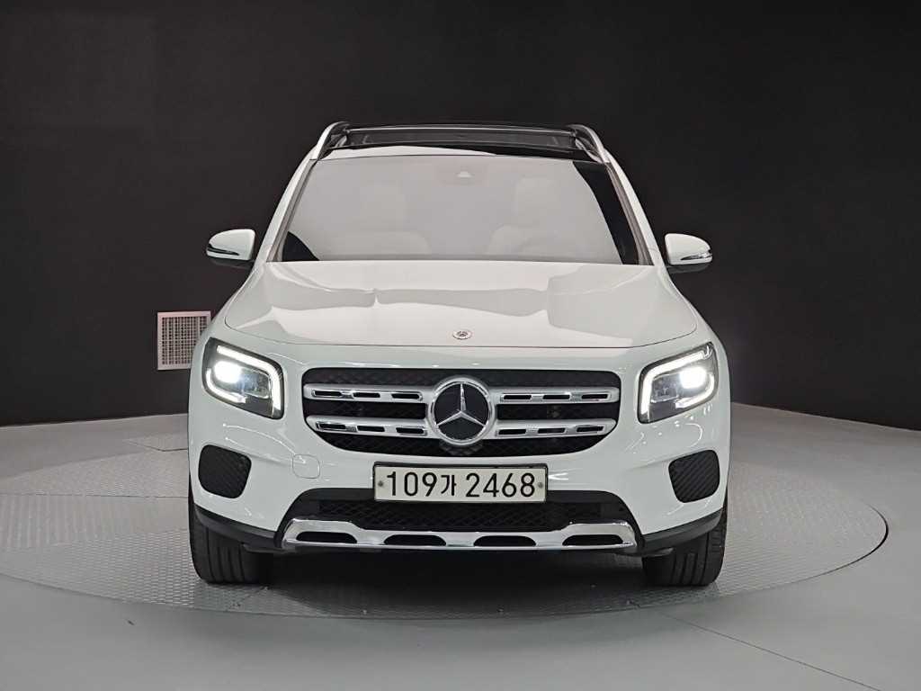 Mercedes Benz GLB Class - Vista 2