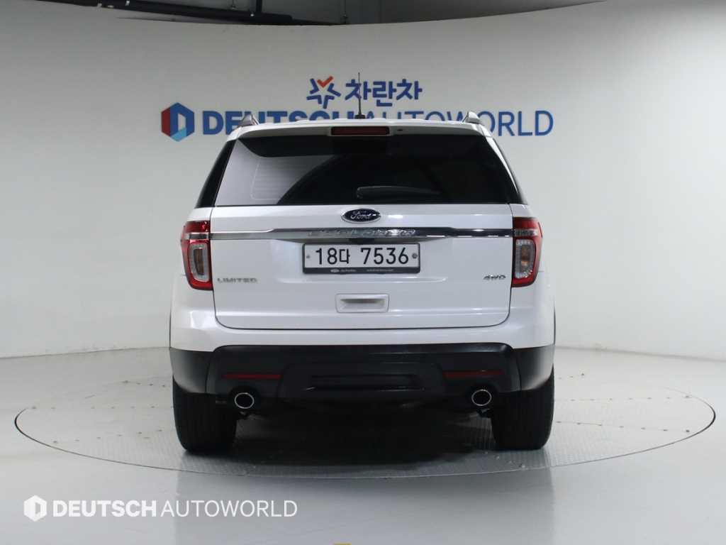 Ford Explorer - Vista 4