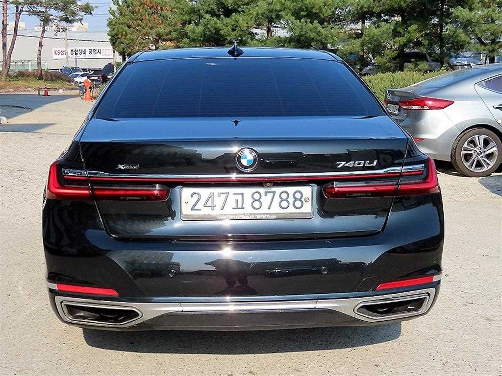 BMW 7 Series - Vista 4