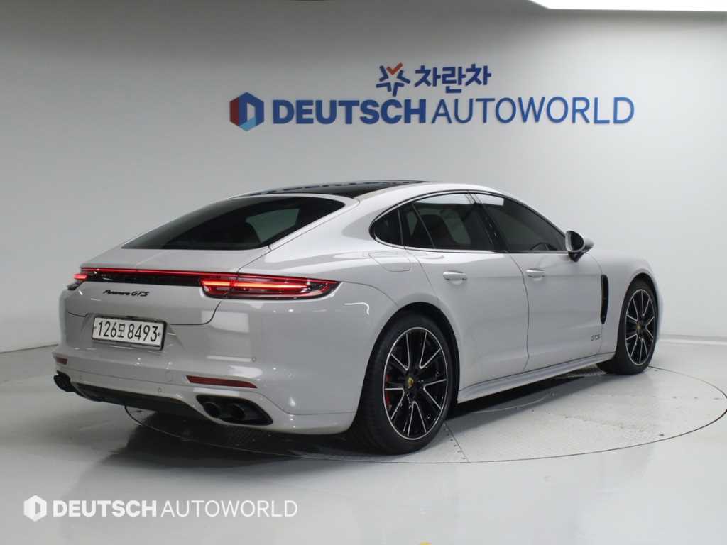 Porsche Panamera - Vista 2