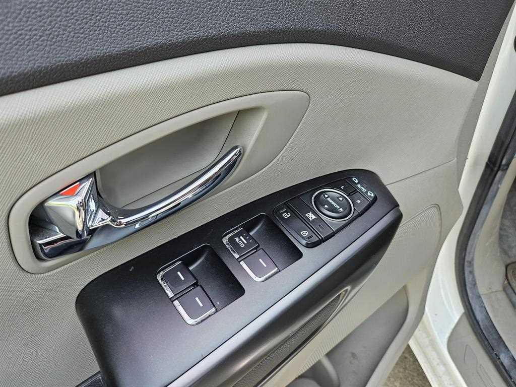 KIA Carnival - Vista 8