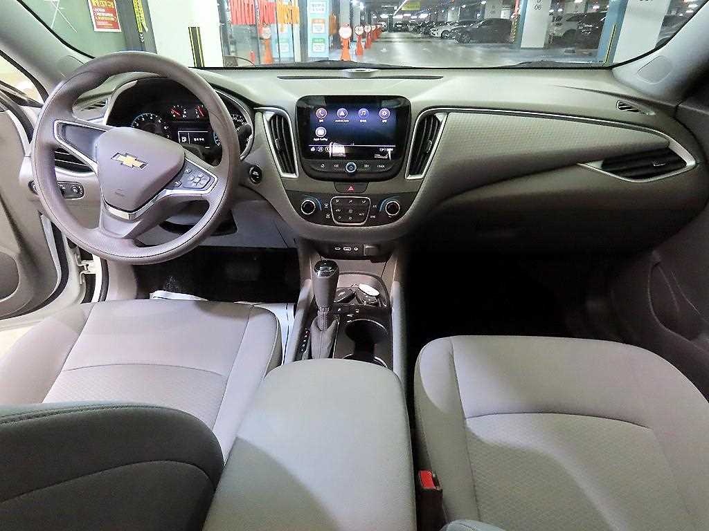 Chevrolet Malibu - Vista 10