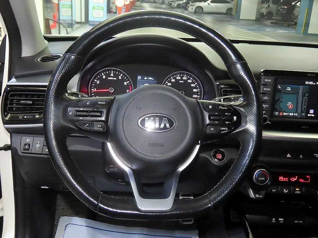 KIA Stonic - Vista 8