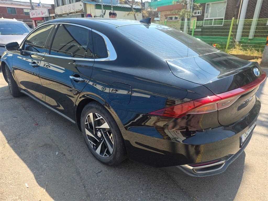 HYUNDAI Grandeur - Vista 6
