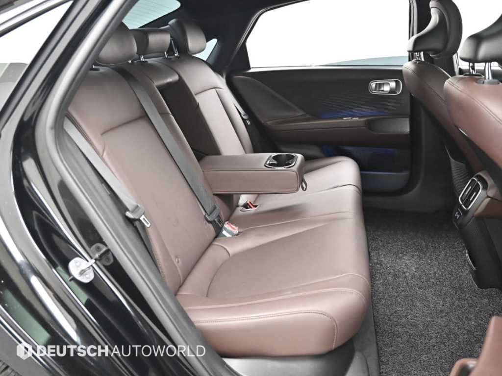 HYUNDAI Ioniq 6 - Vista 12