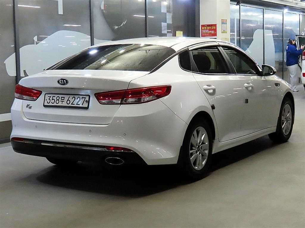 KIA K5 - Vista 4