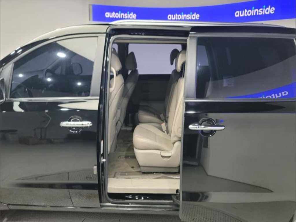 KIA Carnival - Vista 8