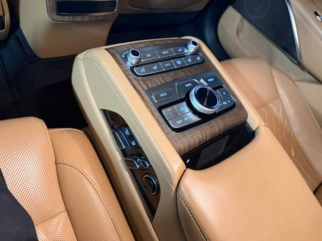 KIA K9 - Vista 9