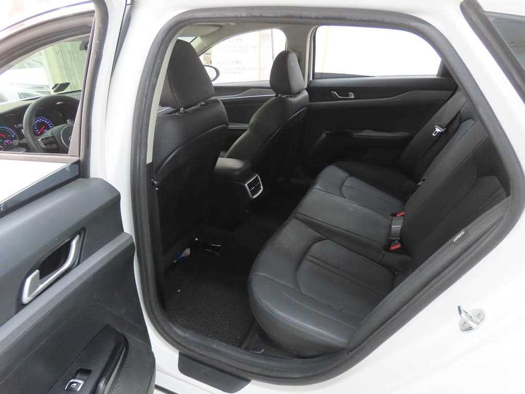 KIA K5 - Vista 6